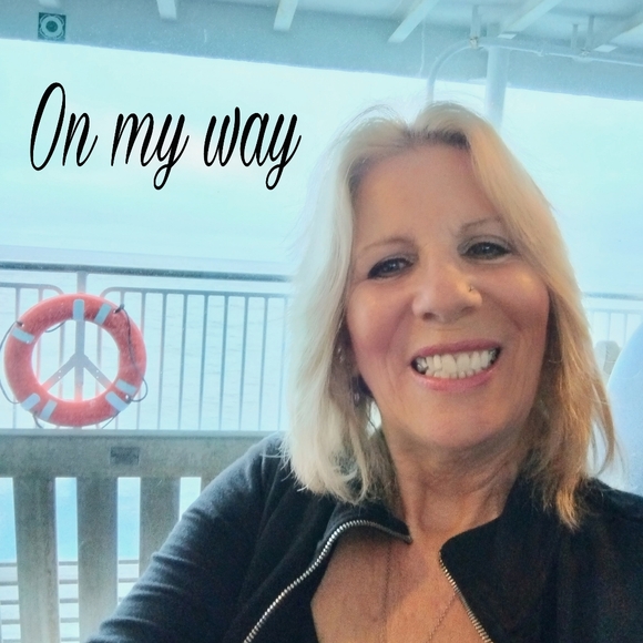 Meet your Posher, Debbee - Picture 6 of 9